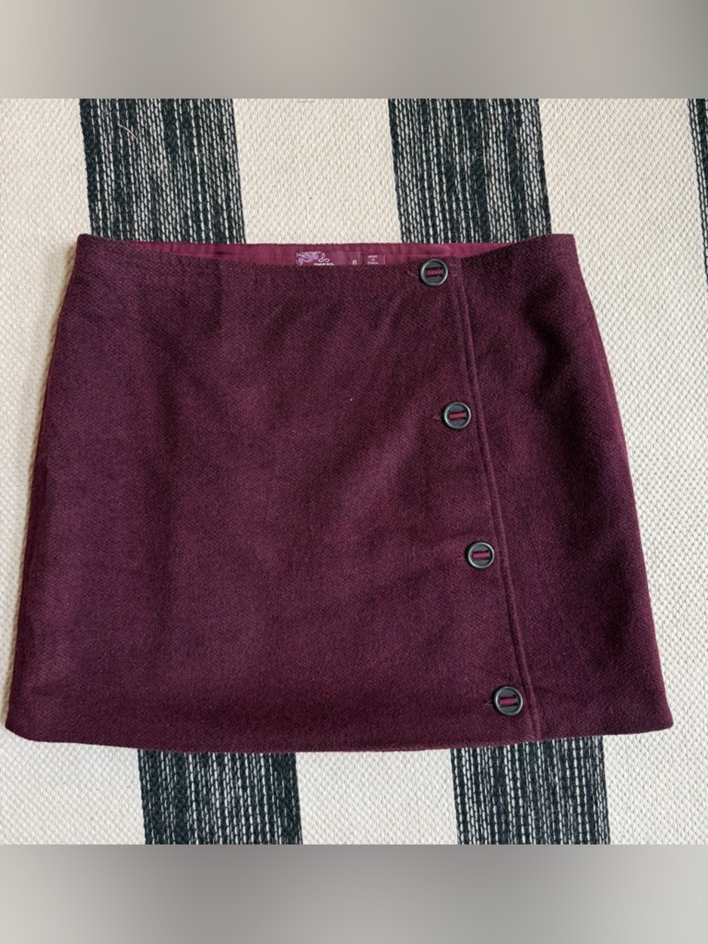 Prana Women's Red Burgundy Wool with Button' Mini‎ Skirt Size 6